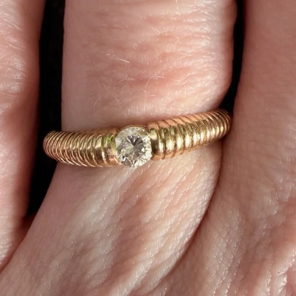 Ferkos Fine Jewelry 14k Gold Ribbed Diamond Ring - Picture 7 of 10